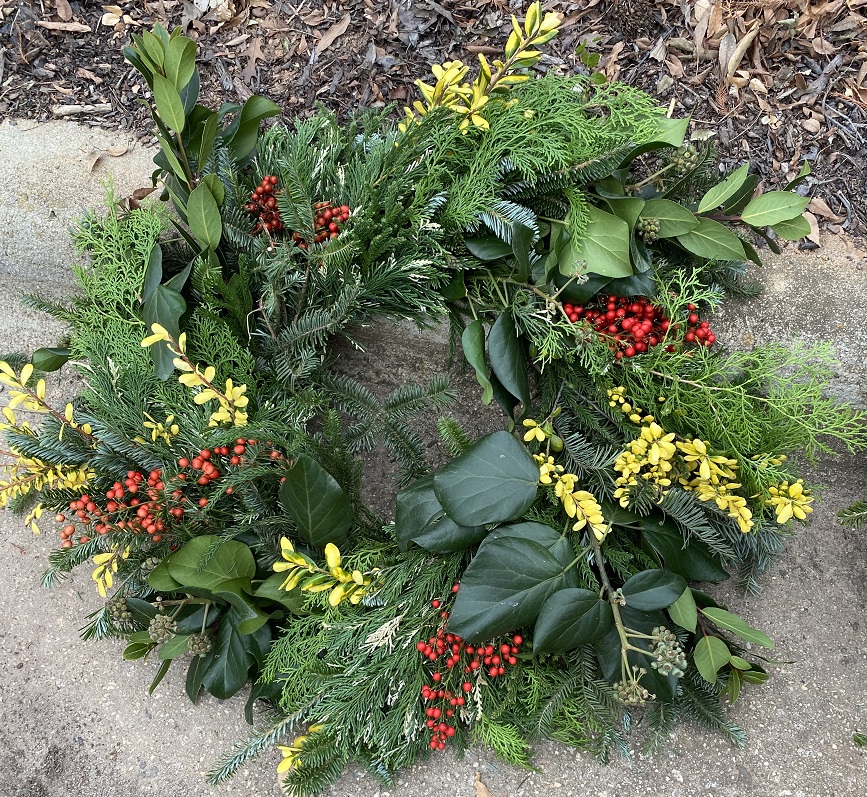 picture of a holiday wreath