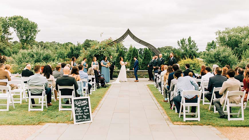 wedding in Finley-Nottingham Rose Garden